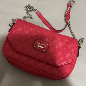 Guess quilted crossbody flap bag in red color